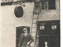 White_Horse_Westgate_Harry_Calams_father_at_work_with_Tom_Hugill